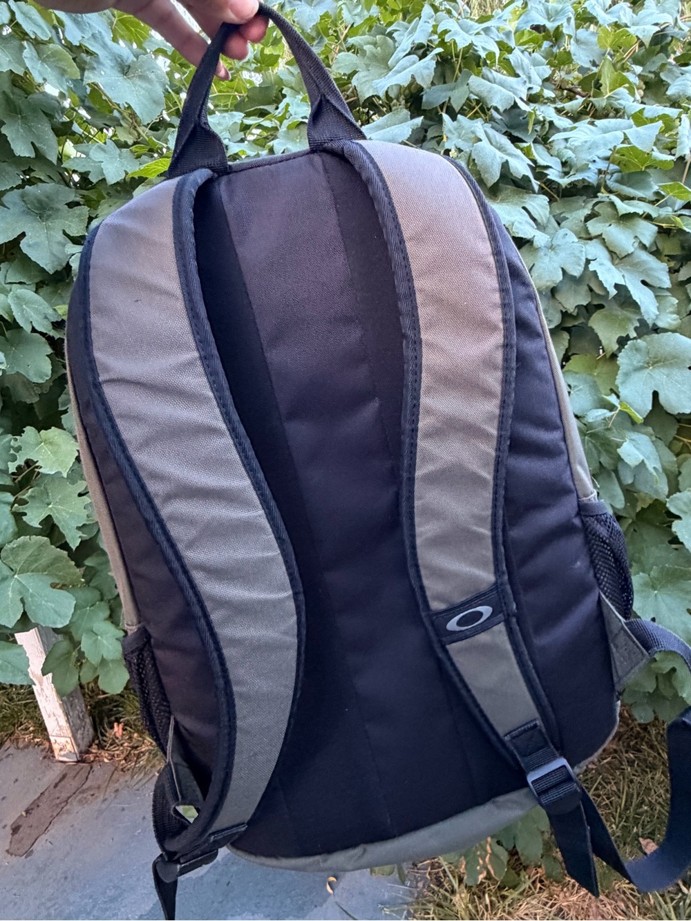 Oakley Backpack - Picture 2 of 4